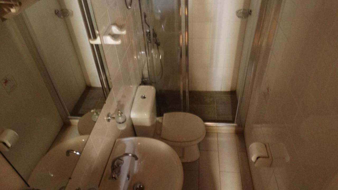Akrotainaritis Rooms Yerolimin Eksteriør billede